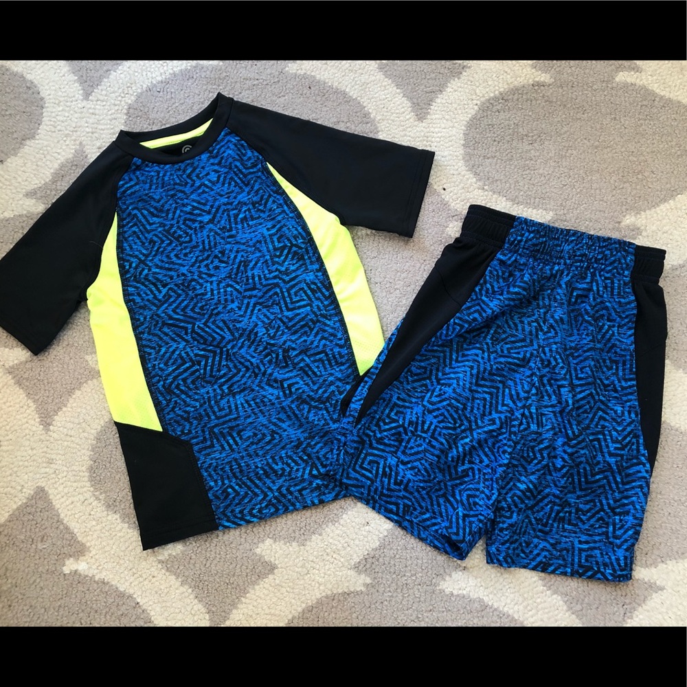 Boys Champion Dry (Dri) Fit shirt and shorts sz4-5